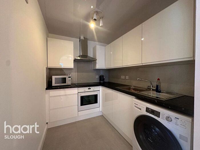 2 Bedroom Apartment To Rent In Arborfield Close, Slough, SL1