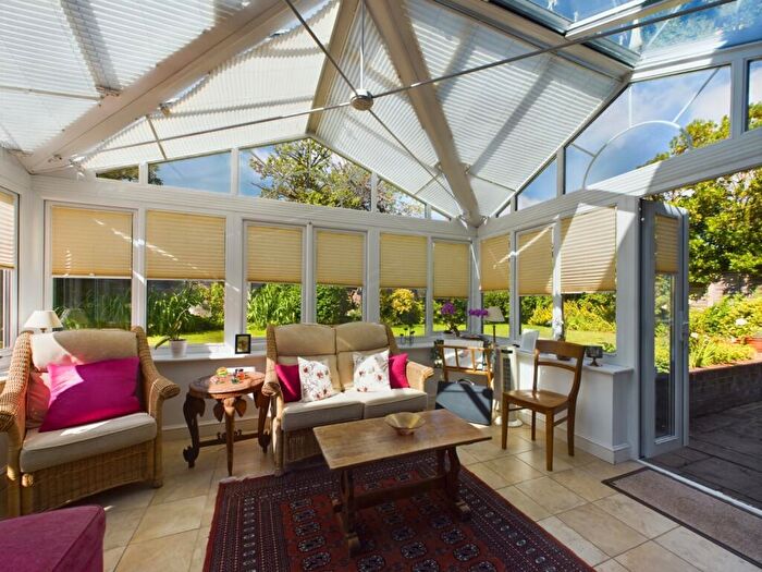 4 Bedroom Detached House For Sale In Long Copse Close, Bookham, Leatherhead, KT23