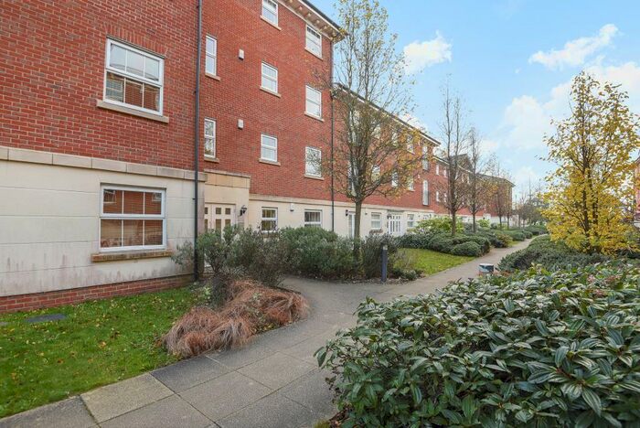 2 Bedroom Apartment To Rent In Newbury, Berkshire, RG14