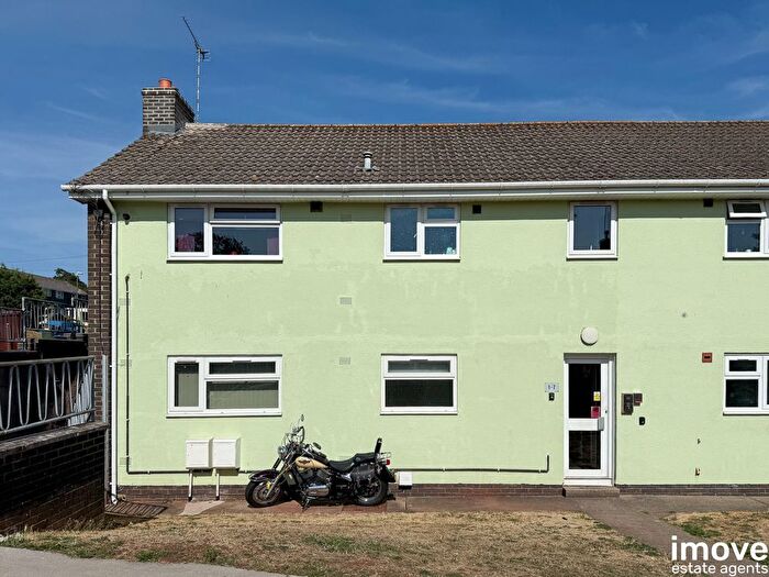 1 Bedroom Flat For Sale In Lincoln Green, Torquay, TQ2