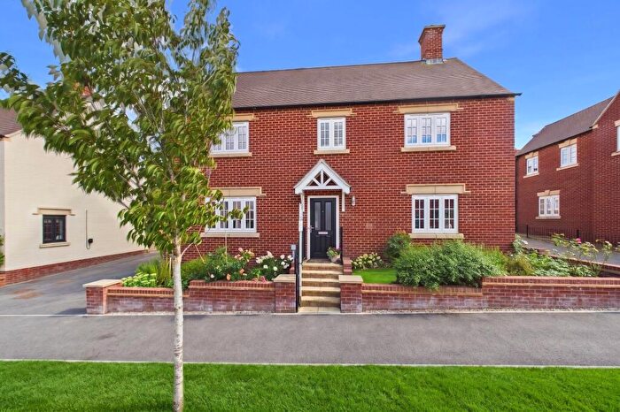 4 Bedroom Detached House For Sale In Gold Avenue, Brackley, NN13