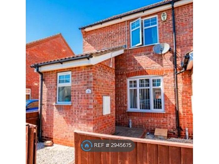 2 Bedroom End Terrace House To Rent In Holyoake Road, Grimsby, DN32