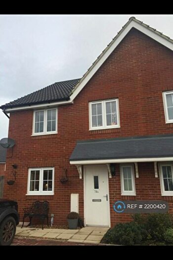 4 Bedroom Semi-Detached House To Rent In Arundel Road, Peacehaven, BN10