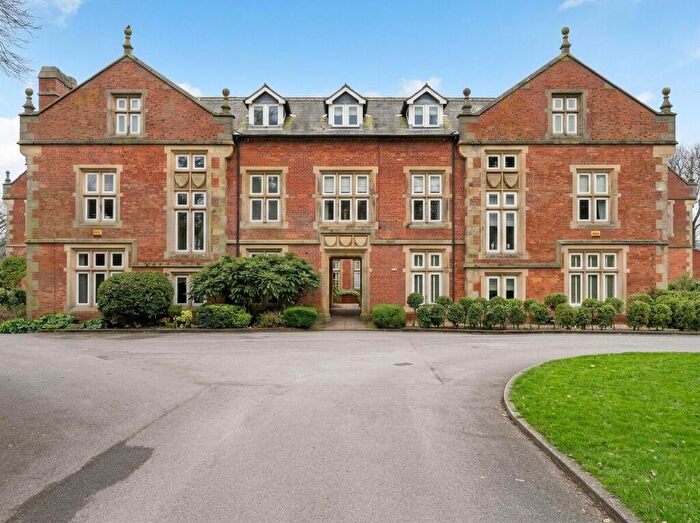 5 Bedroom House For Sale In Snaith Wood Drive, Rawdon, Leeds, LS19