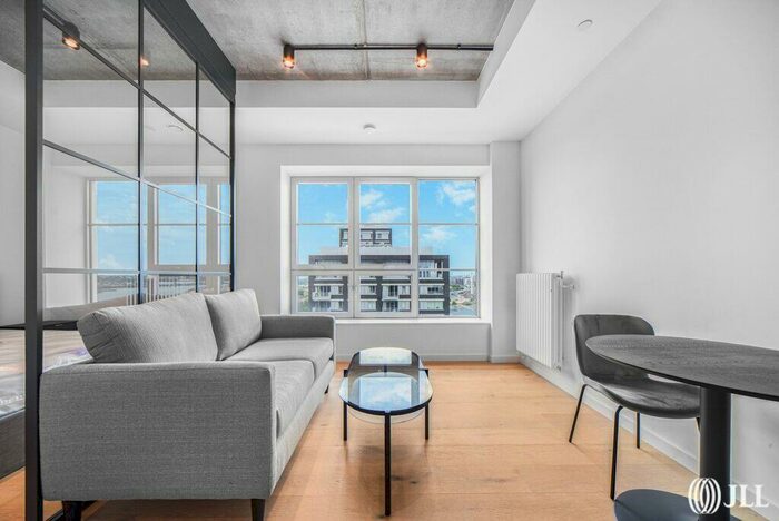 Flat For Sale In Goodluck Hope Walk London, E14