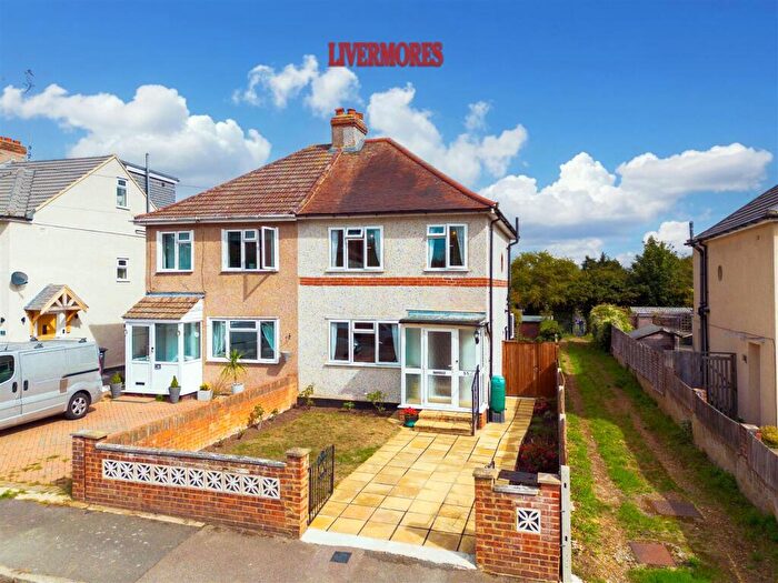 3 Bedroom Semi-Detached House For Sale In Oakfield Park Road, Dartford, DA1