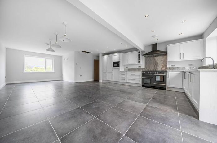 3 Bedroom Bungalow To Rent In Patch Lane, Rangeworthy, Bristol, BS37