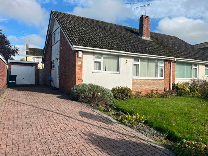 3 Bedroom Semi-Detached House For Sale In Bannetts Tree Crescent, Alveston, BS35