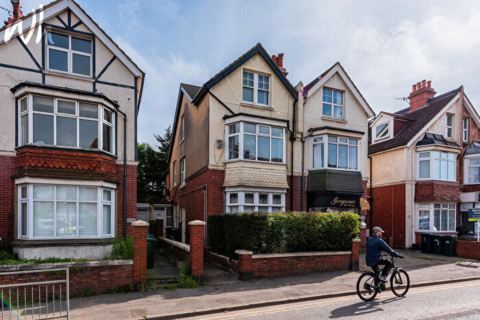 3 Bedroom Maisonette To Rent In Old Shoreham Road, Hove, BN3