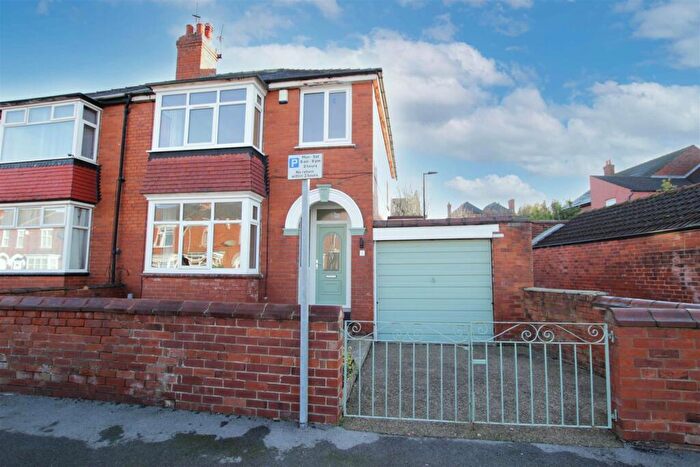 3 Bedroom Semi Detached House For Sale In Ferrers Road, Doncaster, DN2