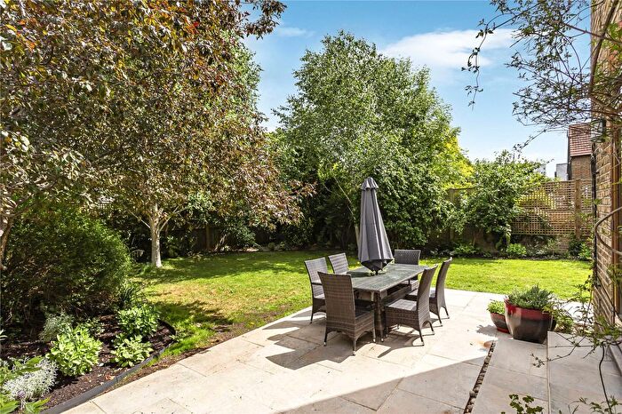 5 Bedroom Detached House For Sale In Woodville Road, London, W5