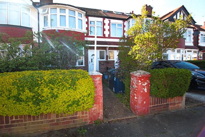 3 Bedroom Terraced House For Sale In Barmouth Avenue, Perivale, Greenford, UB6
