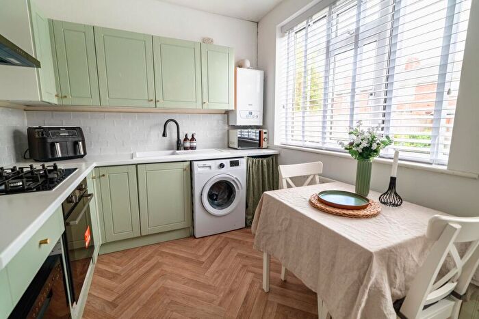 2 Bedroom Flat For Sale In Coldstream Gardens, Wallsend, Wallsend, NE28