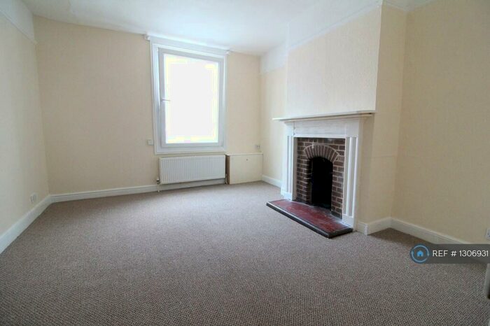 2 Bedroom Flat To Rent In White Lion Court, King's Lynn, PE30