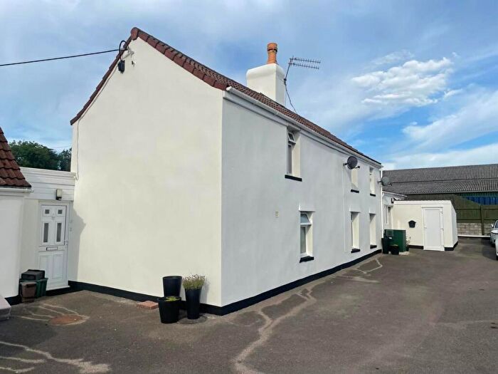 3 Bedroom Semi-Detached House To Rent In Ashton Hill Farm Cottages, Failand, BS8