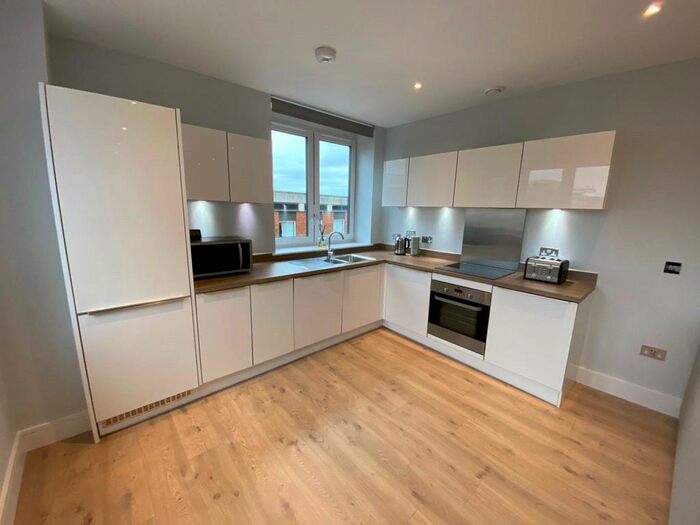 2 Bedroom Property To Rent In Ringside, High Street, Bracknell, Berkshire, RG12