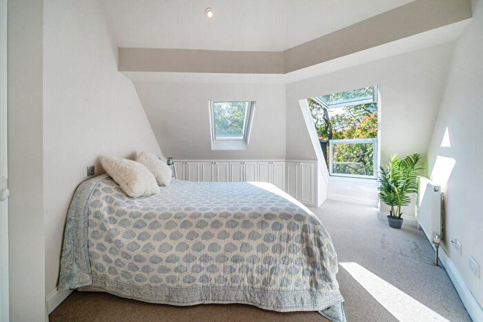 3 Bedroom Flat For Sale In Orville Road, Battersea, London, SW11