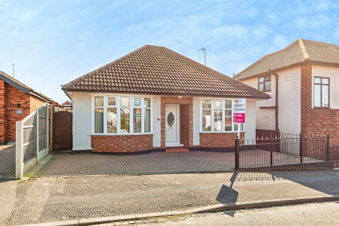 3 Bedroom Detached Bungalow For Sale In Beatrice Road, Kettering, NN16