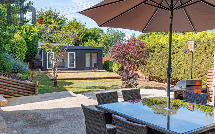3 Bedroom Chalet For Sale In Newport, Isle Of Wight, PO30