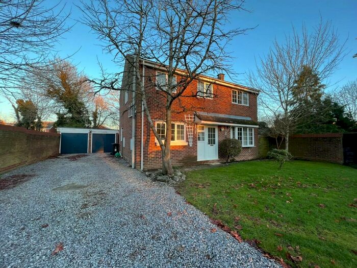 4 Bedroom Detached House To Rent In Freshbrook, SN5