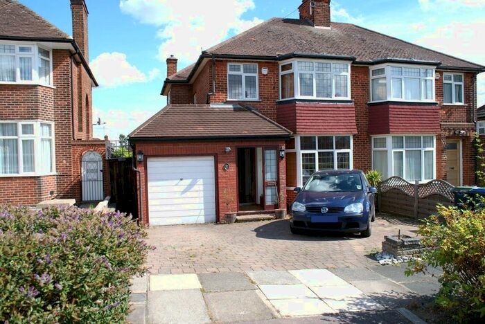 3 Bedroom Semi-Detached House To Rent In Lonsdale Drive, Oakwood, EN2