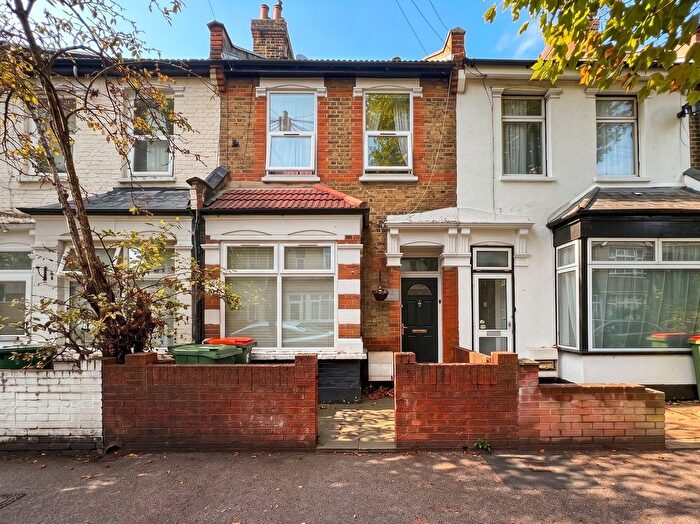 3 Bedroom Terraced House For Sale In Pulleyns Avenue, East Ham, London, E6