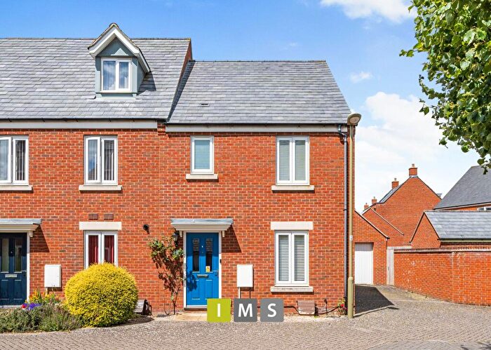 3 Bedroom Property To Rent In Ascot Way, Bicester, OX26