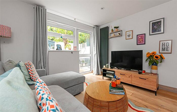 1 Bedroom Apartment For Sale In Hungerford Road, Camden, London, N7