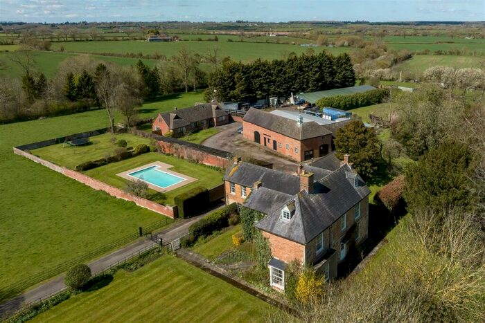 6 Bedroom Detached House For Sale In Banbury Road, Ladbroke, Southam, CV47