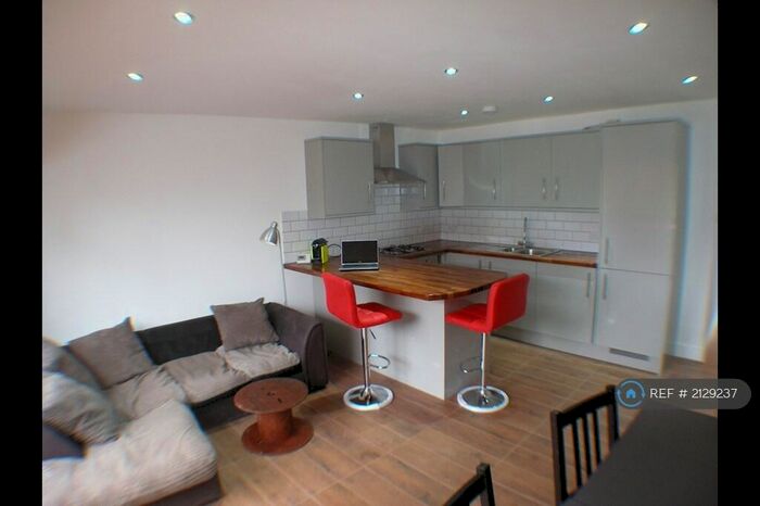 3 Bedroom Flat To Rent In Garden Amersham Road, London, SE14