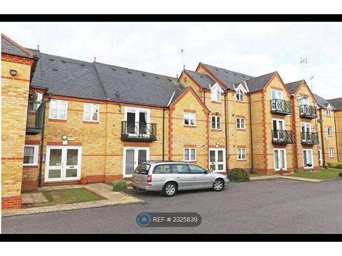 2 Bedroom Flat To Rent In St. Catherines Place, Egham, TW20