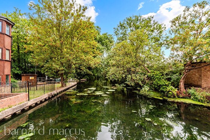 2 Bedroom Apartment To Rent In Wandle Road, Morden, SM4