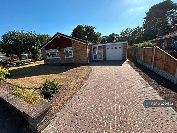 3 Bedroom Bungalow To Rent In Spinney Drive, Ellesmere Port, CH66