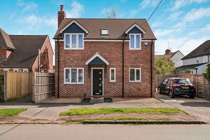 2 Bedroom Detached House For Sale In Leyshon Road, Wheatley, OX33