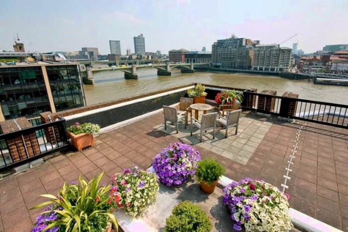 2 Bedroom Flat To Rent In Upper Thames Street, Clerkenwell, EC4V