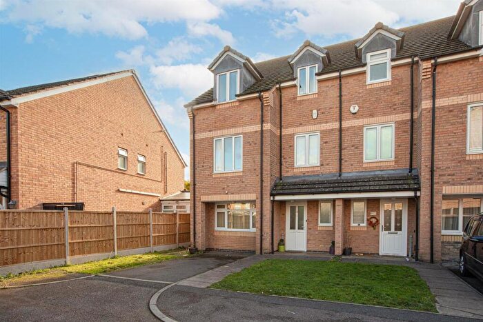 5 Bedroom Semi Detached House For Sale In Evington Valley Gardens, Leicester, LE5