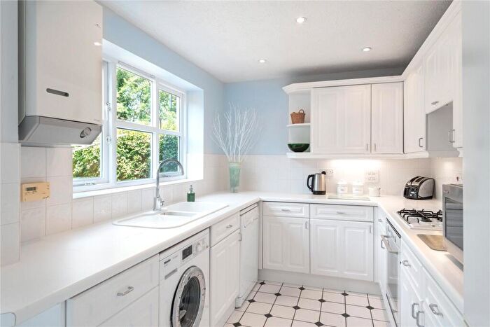 3 Bedroom Semi-Detached House For Sale In Coltsfoot Close, Burghfield Common, Reading, Berkshire, RG7