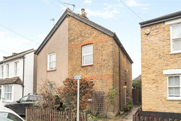 3 Bedroom Semi Detached House For Sale In Aylesbury Road, Bromley, BR2