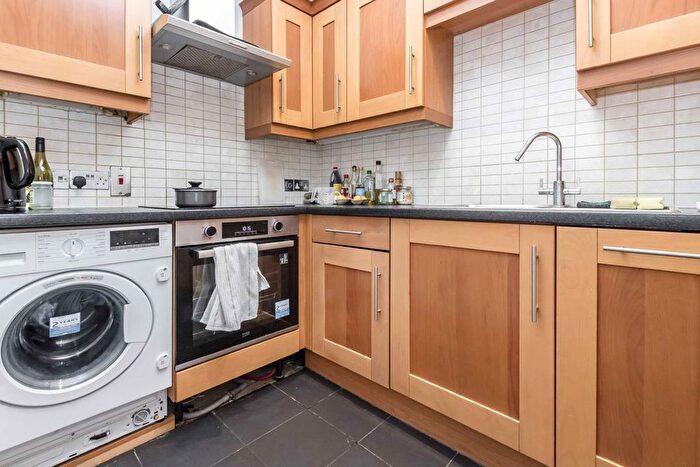 1 Bedroom Flat To Rent In Eden Street, Kingston Upon Thames, KT1
