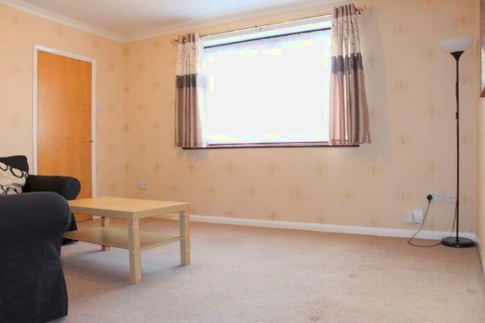 3 Bedroom Semi-Detached House To Rent In Hutton Lane, Harrow, HA3