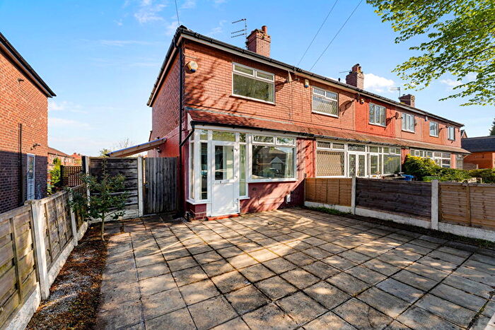 2 Bedroom End Of Terrace House For Sale In Newark Road, Reddish, SK5