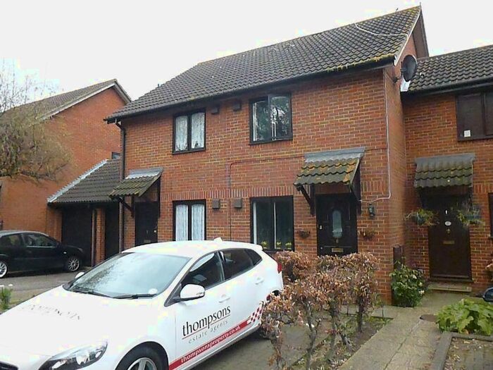2 Bedroom Property To Rent In Acorn Grove, Harlington, Hayes, UB3