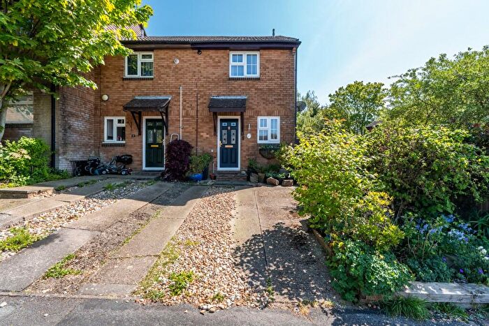 2 Bedroom End Of Terrace House For Sale In Cambrian Close, Bursledon, Hampshire, SO31