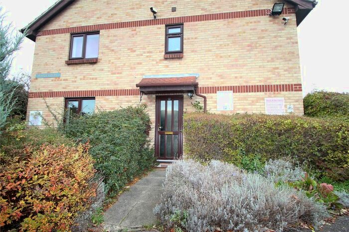 1 Bedroom Flat To Rent In Maple Court, Spring Close, Chadwell Heath RM8