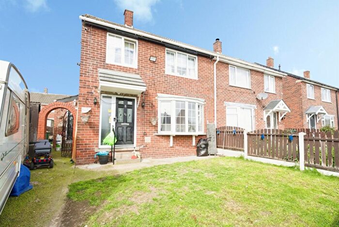 3 Bedroom Semi-Detached House For Sale In Doles Crescent, Royston, Barnsley, S71