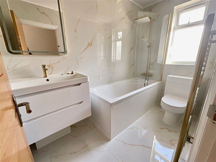 4 Bedroom Terraced House For Sale In Tufton Road, London, E4