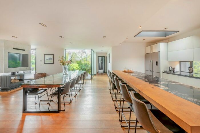 6 Bedroom Detached House For Sale In Bower Heath Lane, Bower Heath, Harpenden, Hertfordshire, AL5