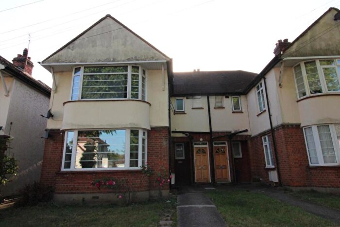 2 Bedroom Ground Maisonette For Sale In Billet Lane, Hornchurch, Essex, RM11