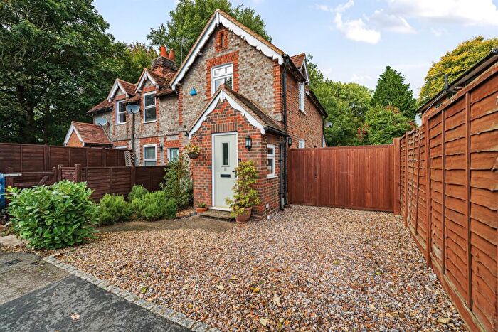 2 Bedroom End Of Terrace House For Sale In Bath Road, Hare Hatch, Reading, RG10