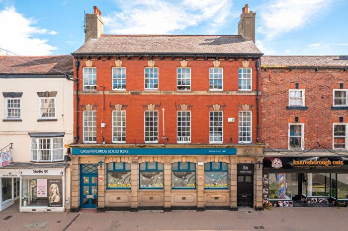 3 Bedroom Flat For Sale In High Street, Carlton House, HG5